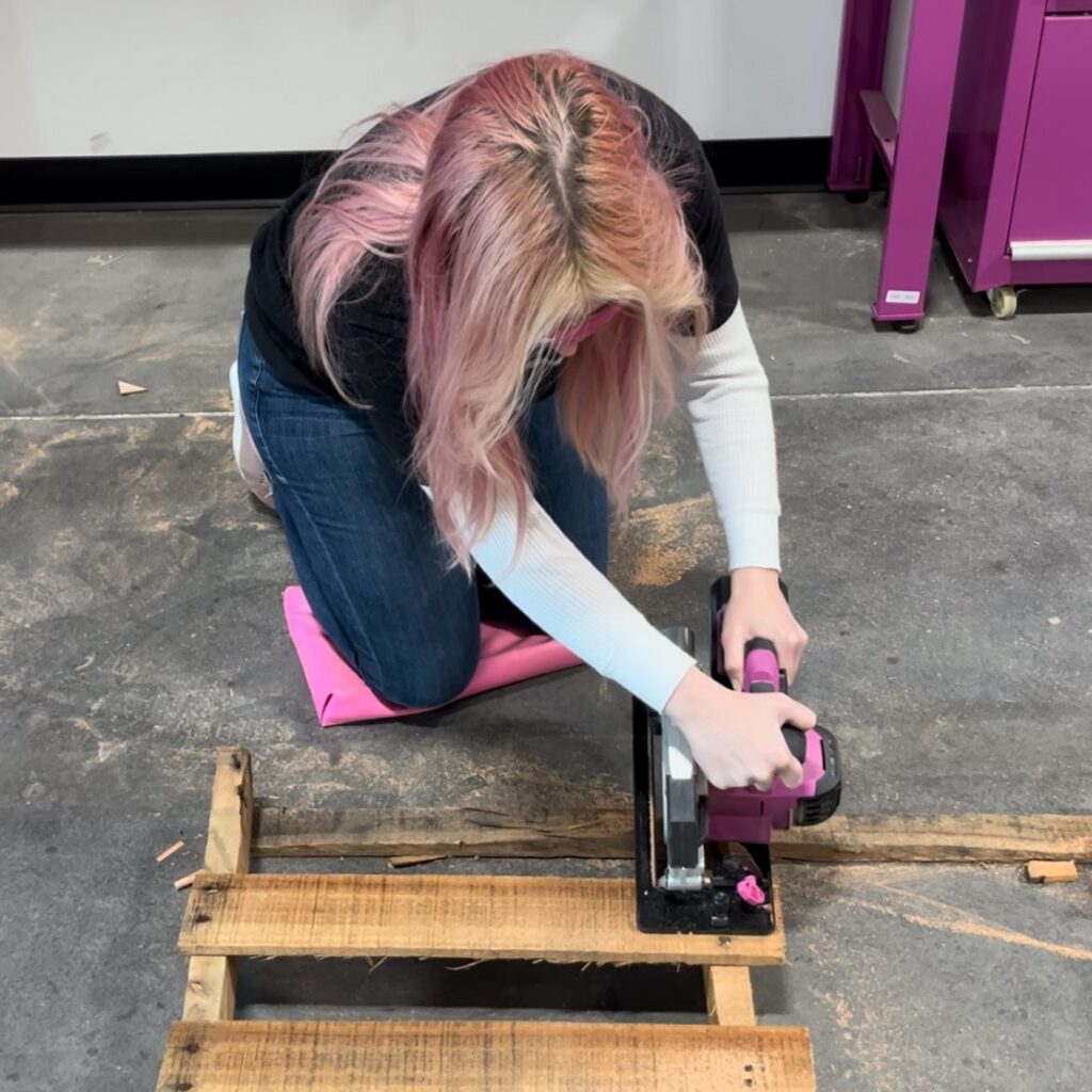 cutting pallet with circular saw